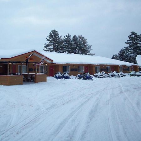 Hiawatha Lodge Inn イーグル・リバー エクステリア 写真