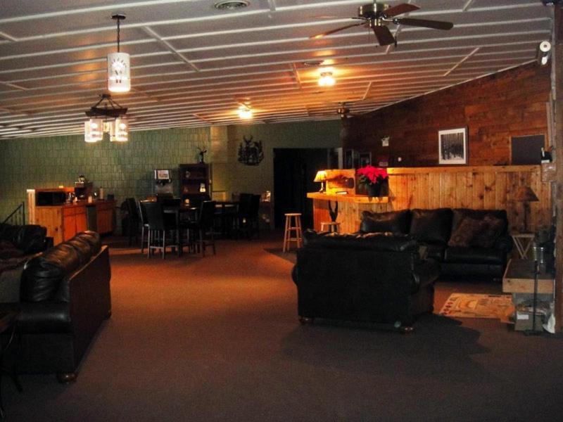 Hiawatha Lodge Inn イーグル・リバー エクステリア 写真