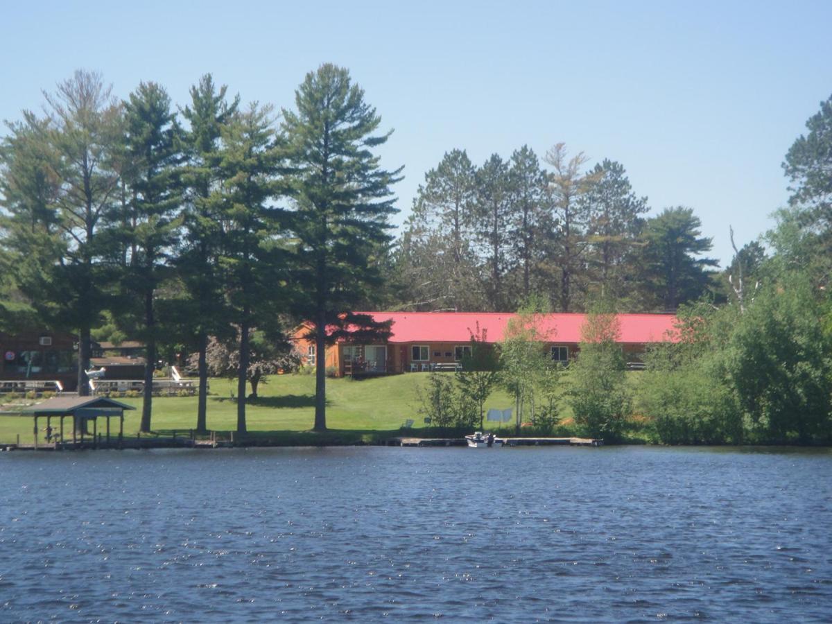 Hiawatha Lodge Inn イーグル・リバー エクステリア 写真