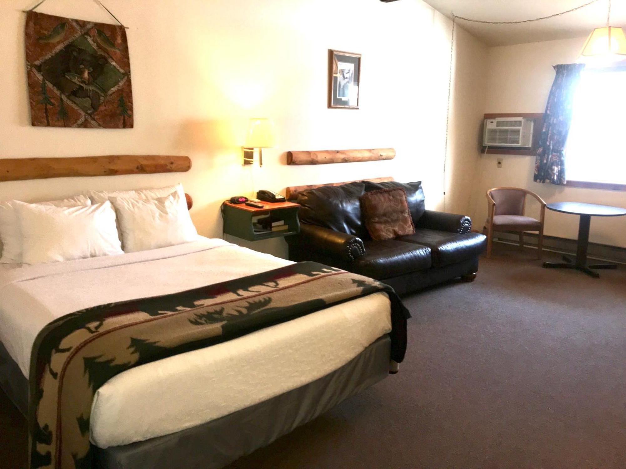 Hiawatha Lodge Inn イーグル・リバー エクステリア 写真